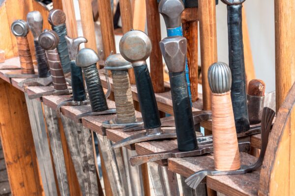 variety-of-swords-longswords-rack