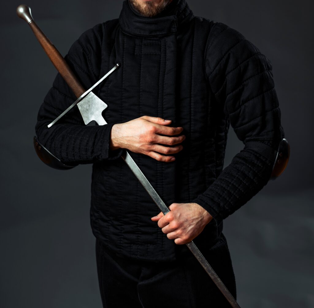federschwert-long-sword-hema-holding-fencer-scaled